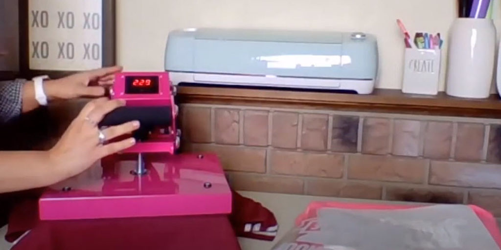 Cricut EasyPress vs Heat Press - Transfer Express Blog